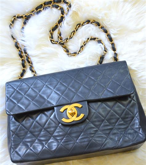 chanel vintage logo bag